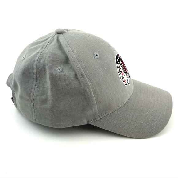 Blackhawks Gray Cap Adjustable Hook and Loop Hat - Picture 2 of 5